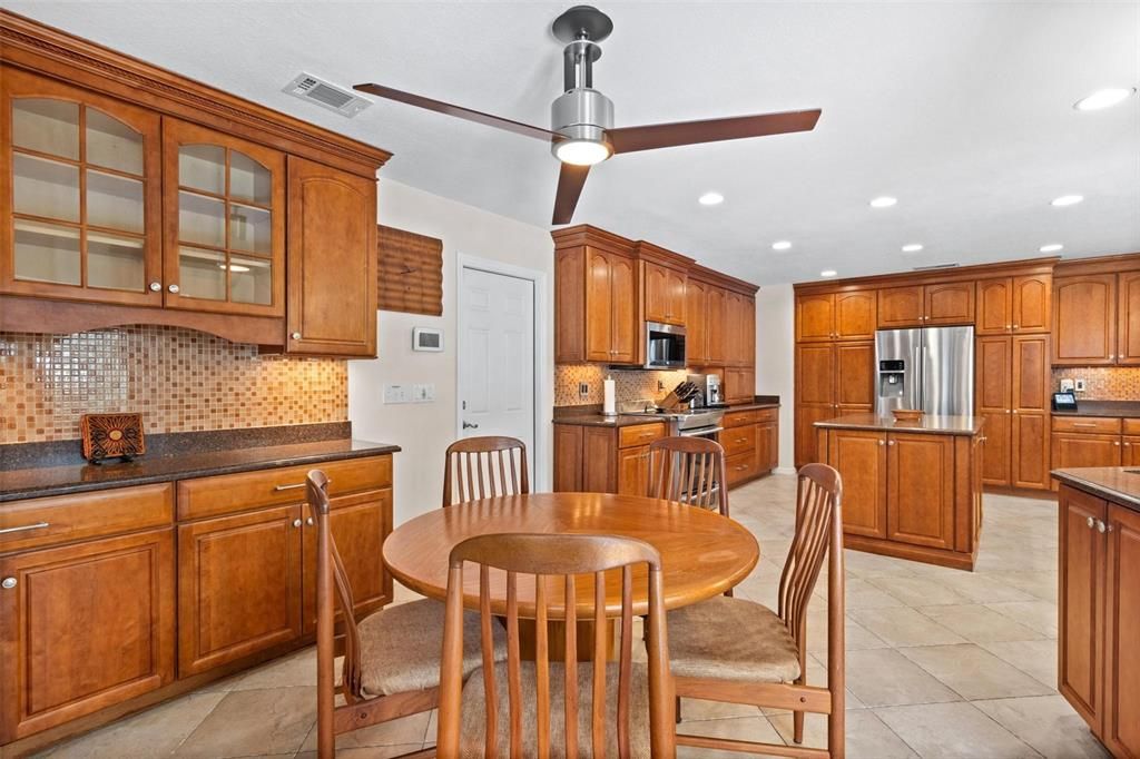 Dining room, Interior, Kitchen, Recessed Lighting, Stainless Steel Appliances
