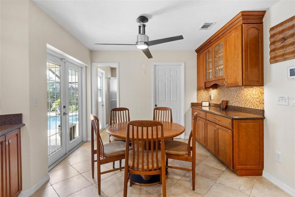 Dining room, Interior