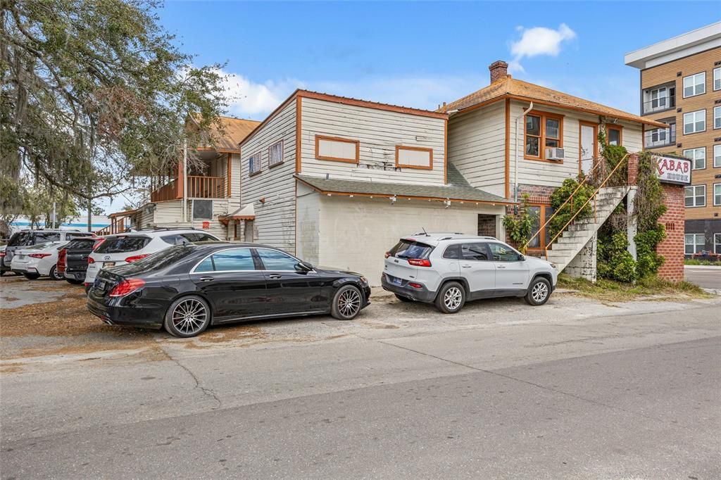 Attached, Exterior, Facade, Brick Facade, Rowhouse