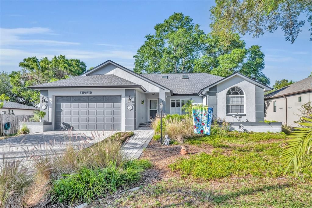 Attached, Exterior, Facade, Ranch