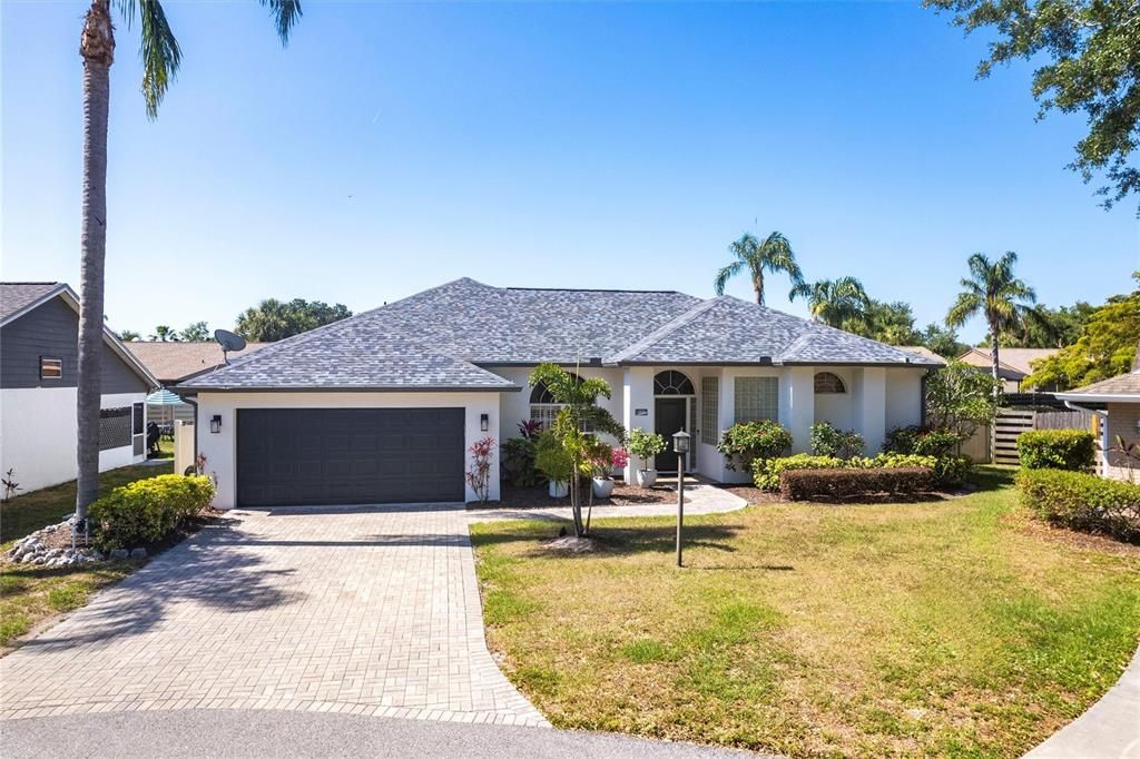 Attached, Exterior, Facade, Ranch