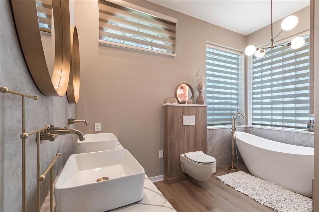 Bathroom, Free Standing Baths, Interior, Pendant Lights, Wood Texture Flooring