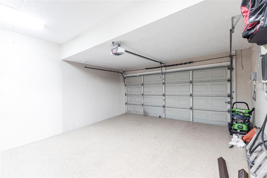 Garage, Interior