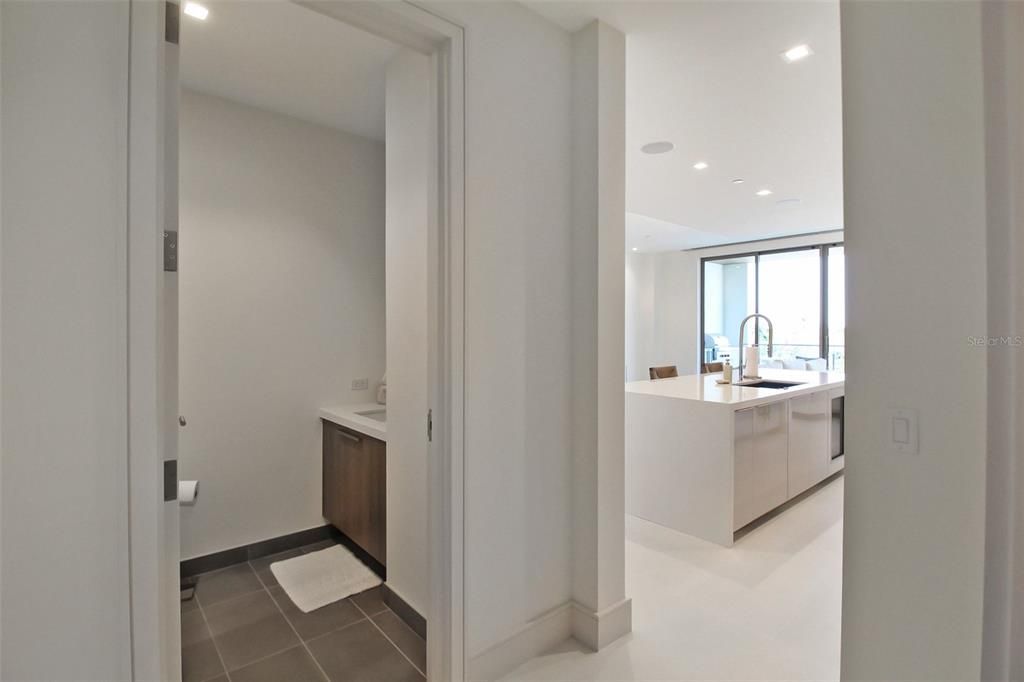 Bathroom, Interior, Recessed Lighting