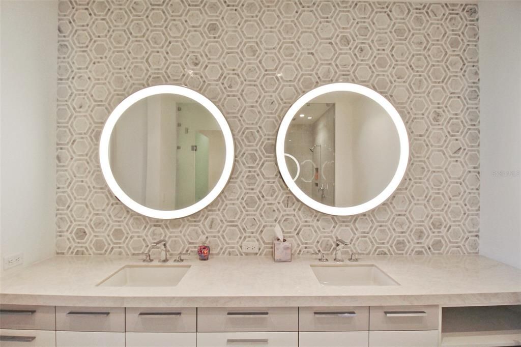 Bathroom, Dual Sink Vanities, Interior