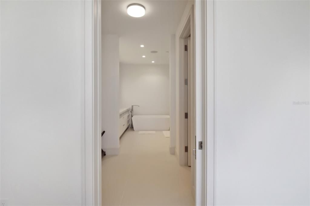 Bathroom, Interior, Recessed Lighting