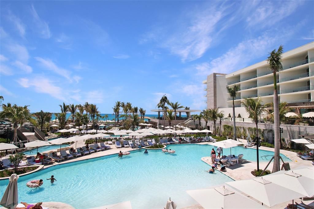 Exterior, Pool