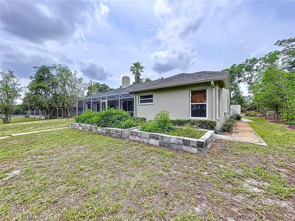 Backyard, Exterior