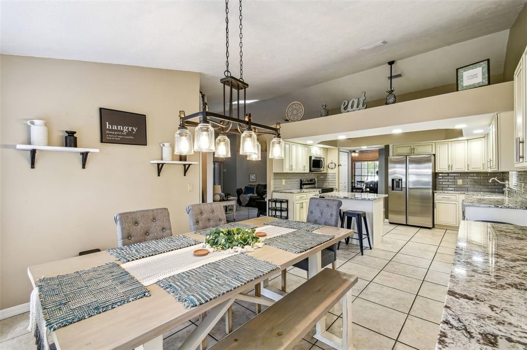 Dining room, Interior, Kitchen, Pendant Lights, Recessed Lighting, Stainless Steel Appliances