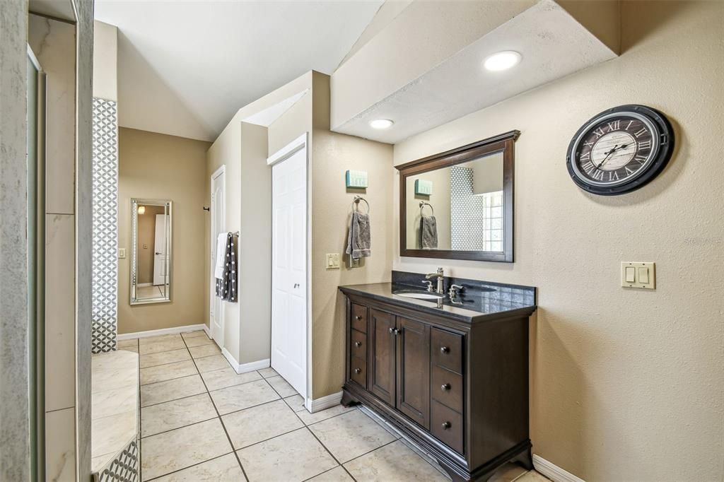 Bathroom, Interior, Recessed Lighting