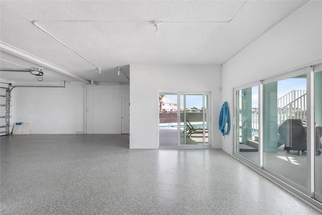 Empty room, Garage, Interior