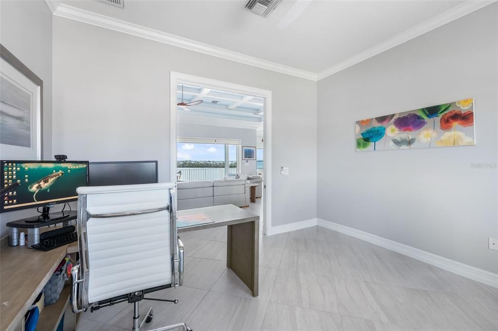 Home Office, Interior