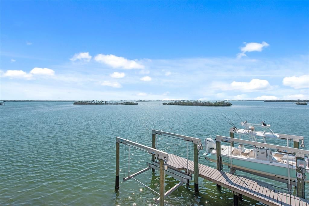 Exterior, Lake