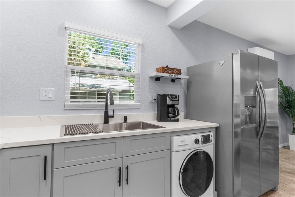 Interior, Kitchen, Washer, Wood Texture Flooring
