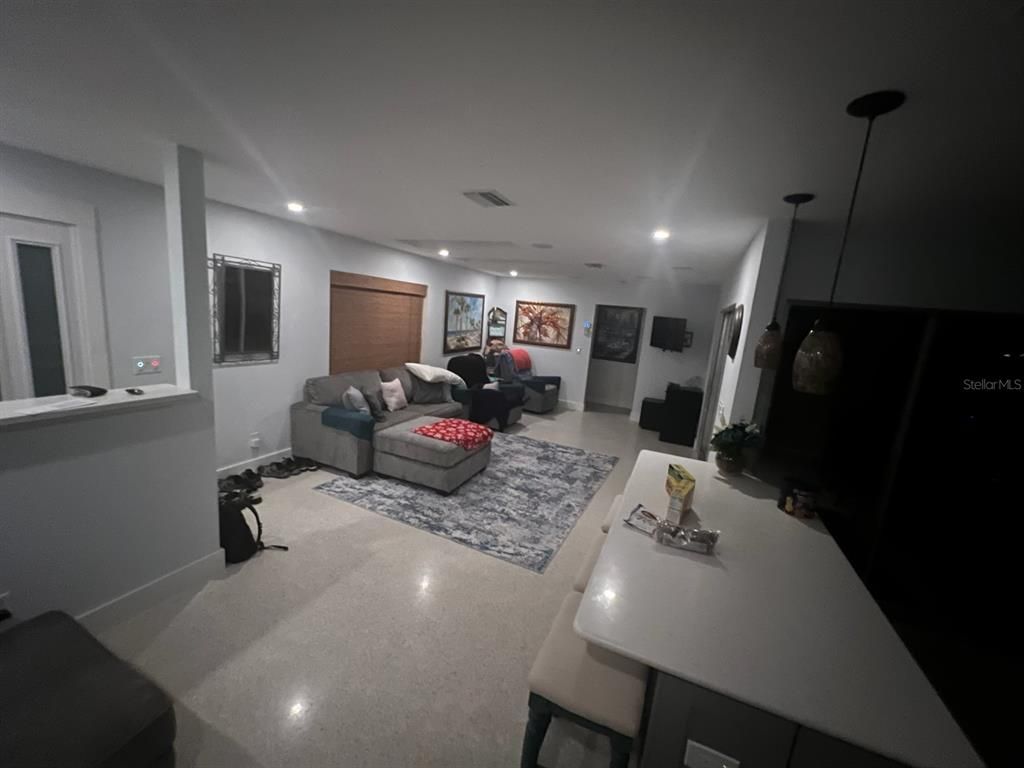 Interior, Living room, Pendant Lights, Recessed Lighting