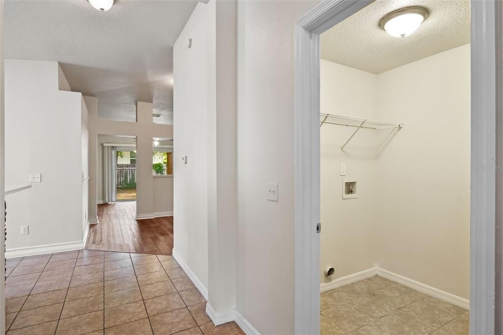 Interior, Walk-in Closets, Wood Texture Flooring