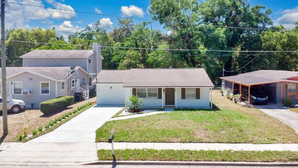 Exterior, Facade, Ranch