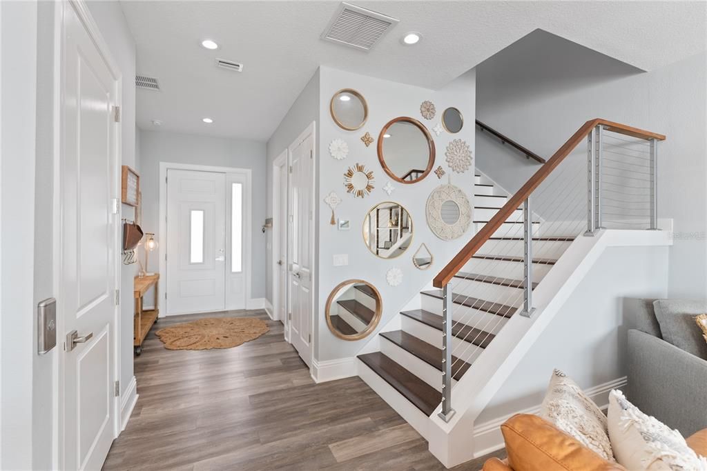 Interior, Recessed Lighting, Wood Texture Flooring