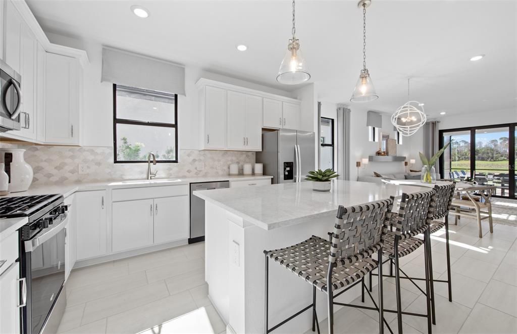 Dining room, Interior, Kitchen, Pendant Lights, Recessed Lighting, Stainless Steel Appliances