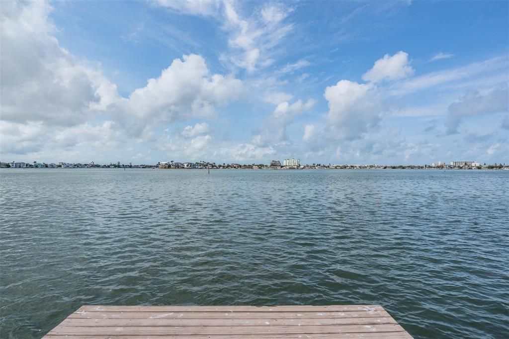 Exterior, Lake