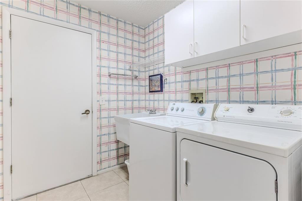 Interior, Washer