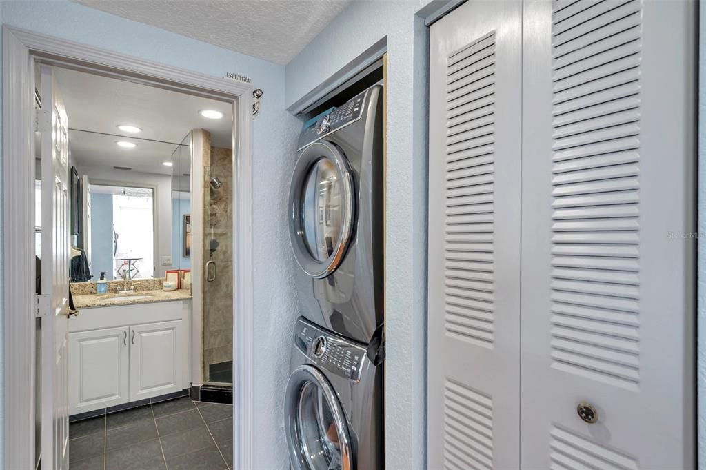 Interior, Recessed Lighting, Utility Closets, Washer