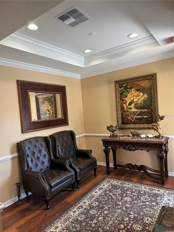 Interior, Recessed Lighting, Wood Texture Flooring