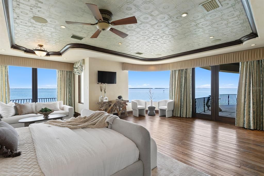 Bedroom, Interior, Living room, Recessed Lighting, Water, Wood Texture Flooring