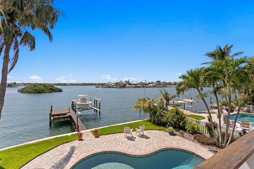 Exterior, Pool, Water