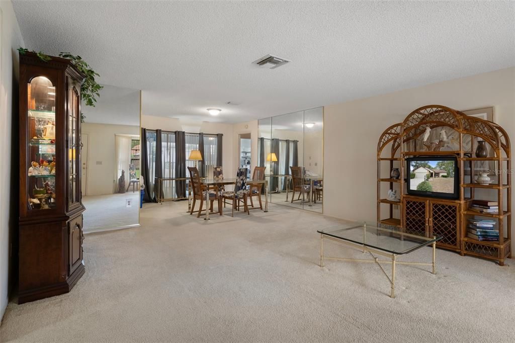 Dining room, Interior
