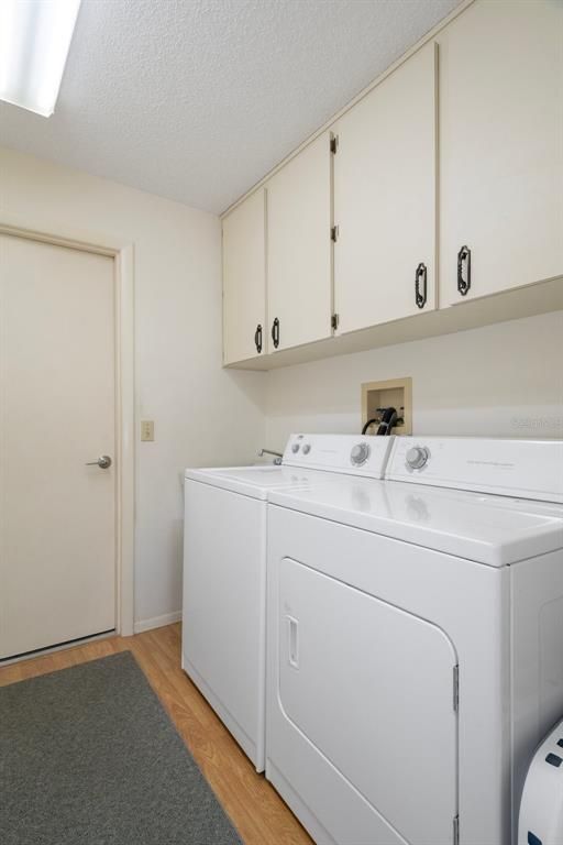 Interior, Washer, Wood Texture Flooring
