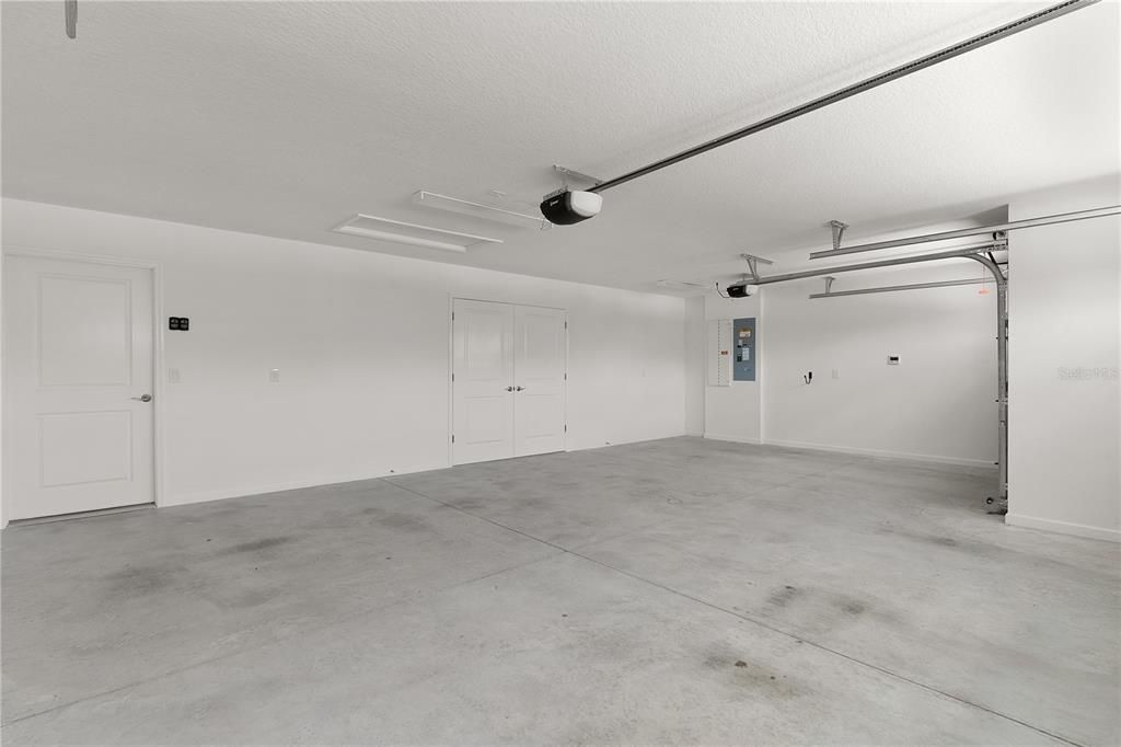 Garage, Interior