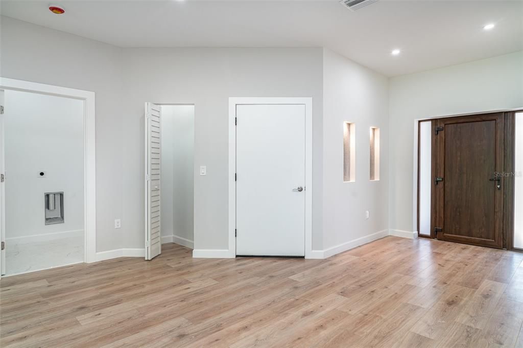 Empty room, Interior, Recessed Lighting, Wood Texture Flooring