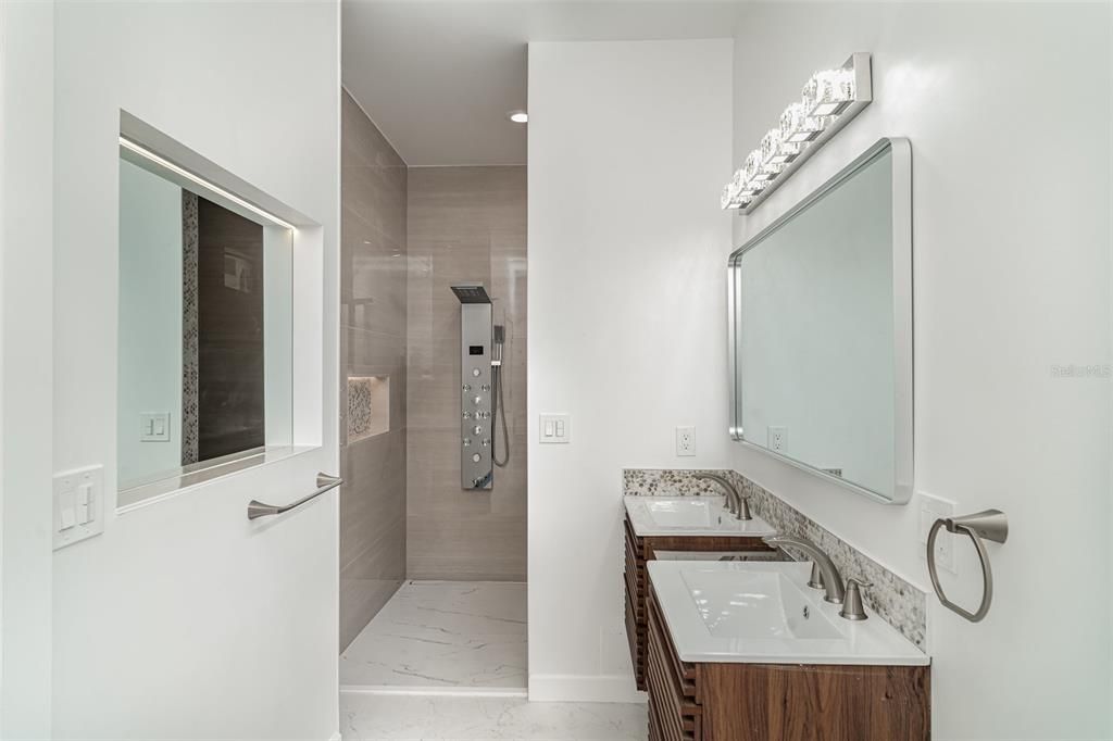 Bathroom, Dual Sink Vanities, Interior, Marble, Recessed Lighting
