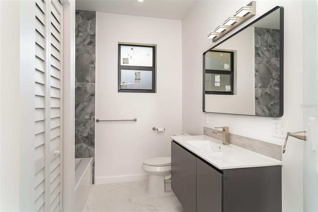 Bathroom, Interior, Marble, Marble Walls, Recessed Lighting
