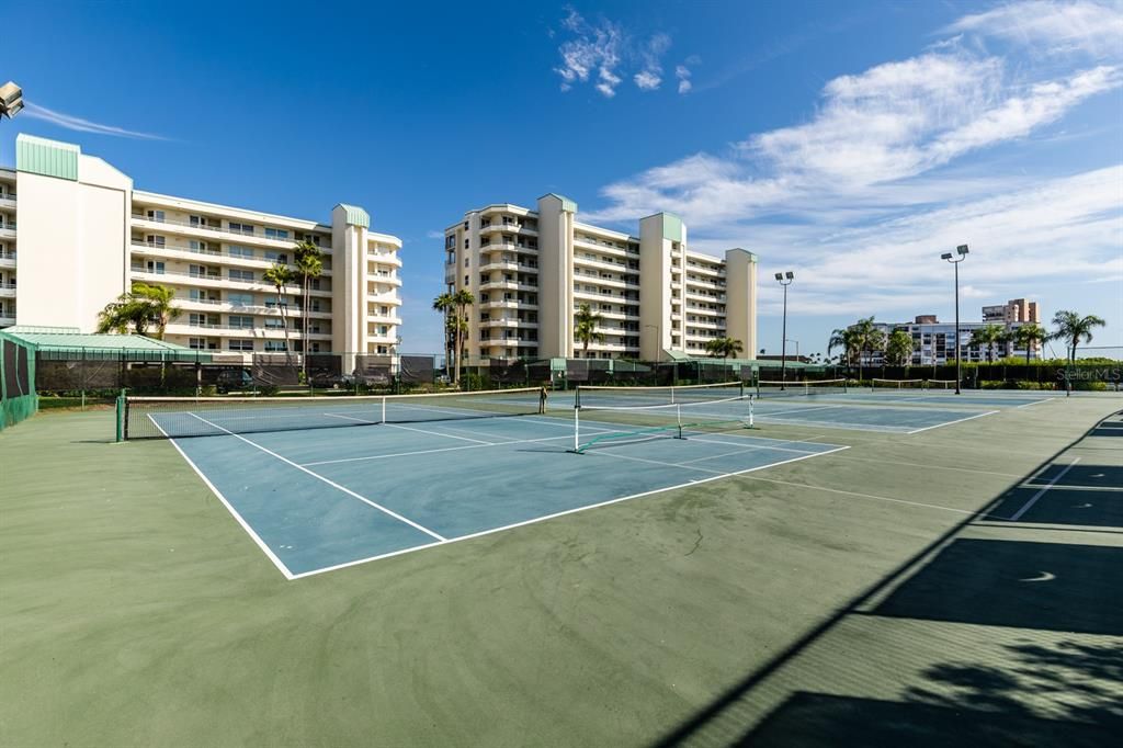 Exterior, Tennis Courts