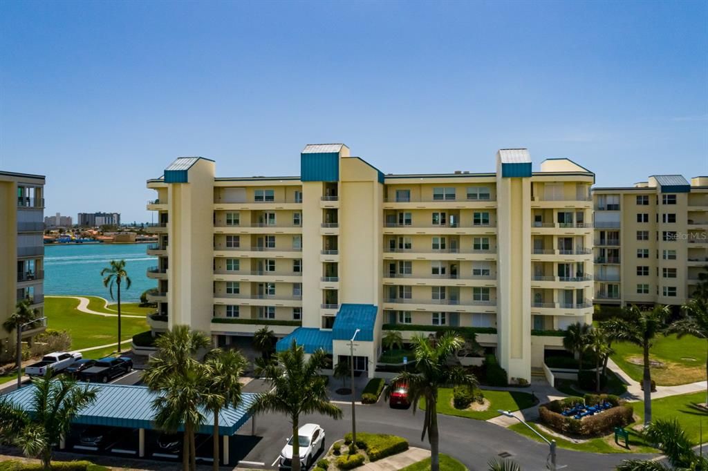 Exterior, Facade, Condo Building