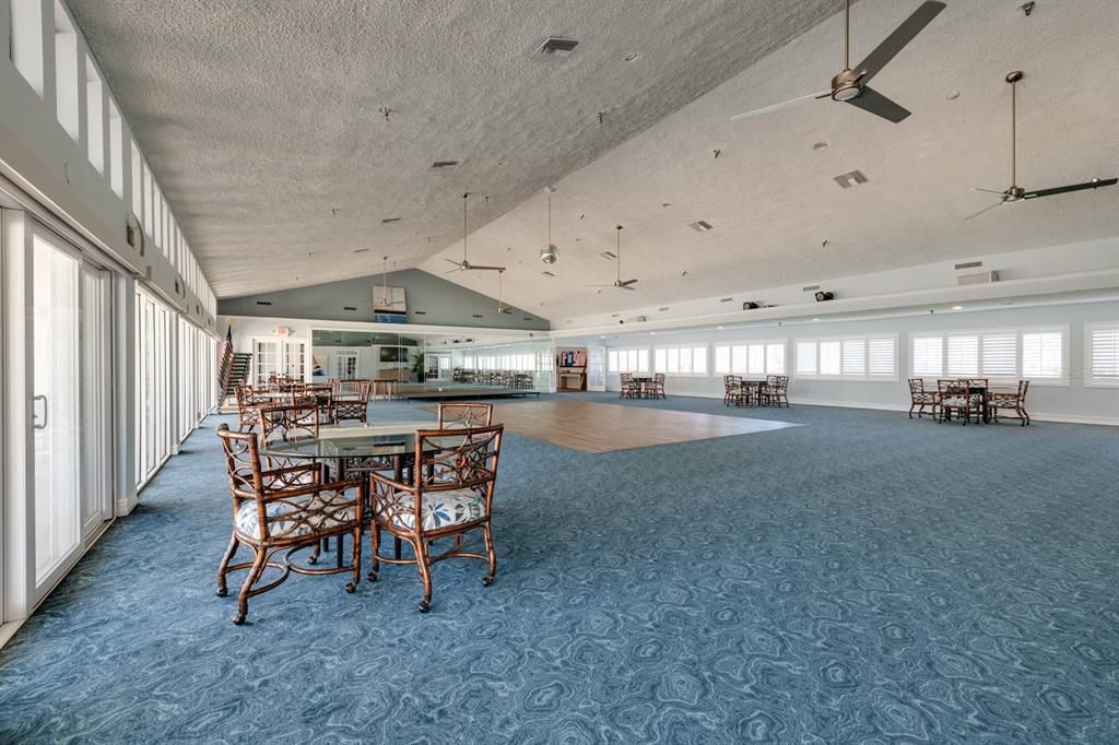 Dining room, Interior, Recessed Lighting