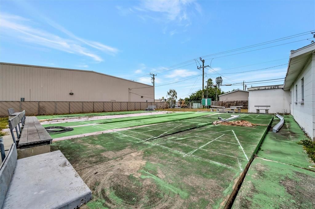 Exterior, Tennis Courts
