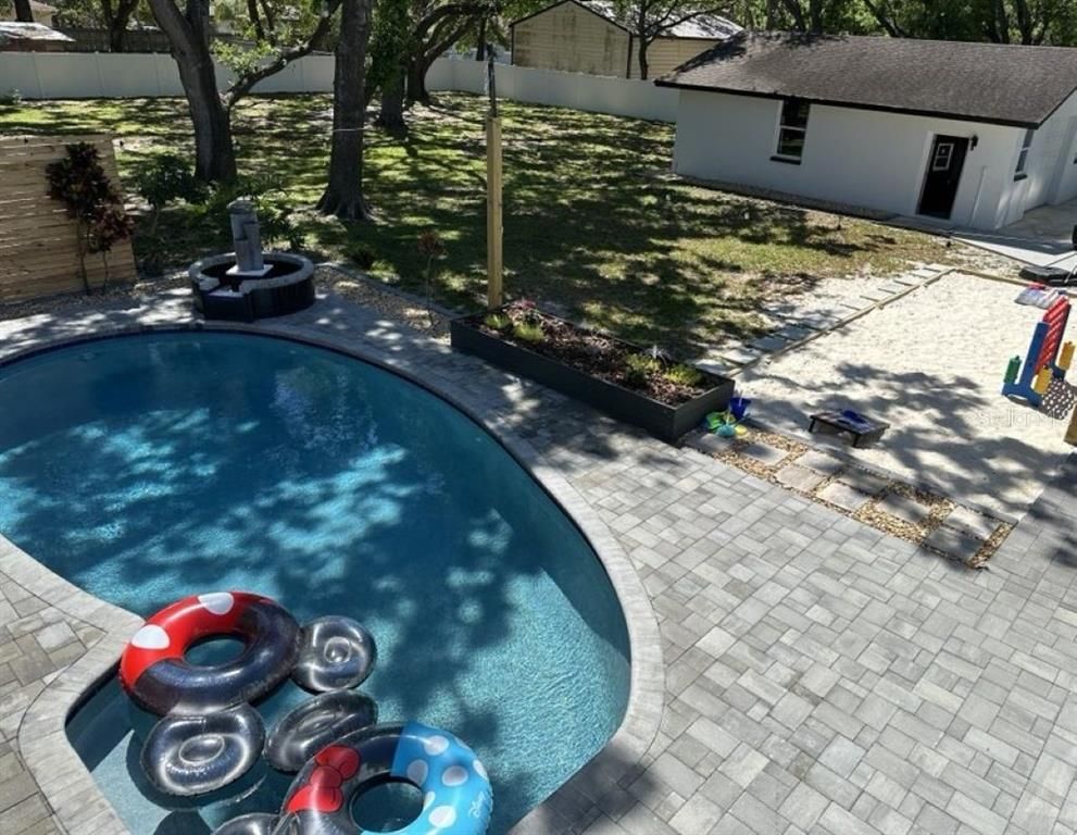 Exterior, Pool