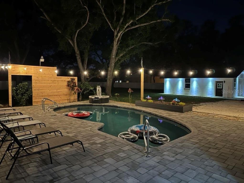 Exterior, Pool