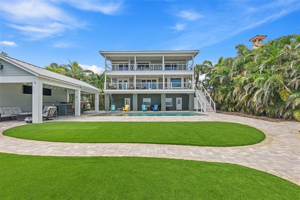 Backyard, Exterior
