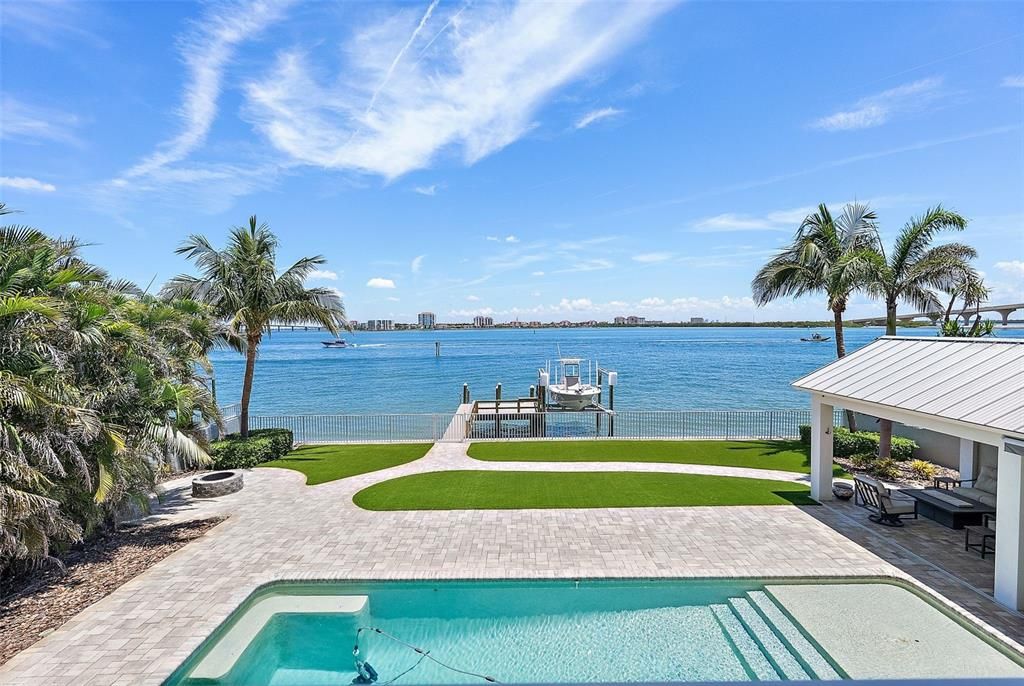 Exterior, Pool, Water