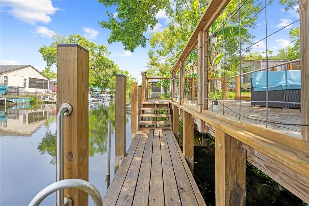 Exterior, Lake