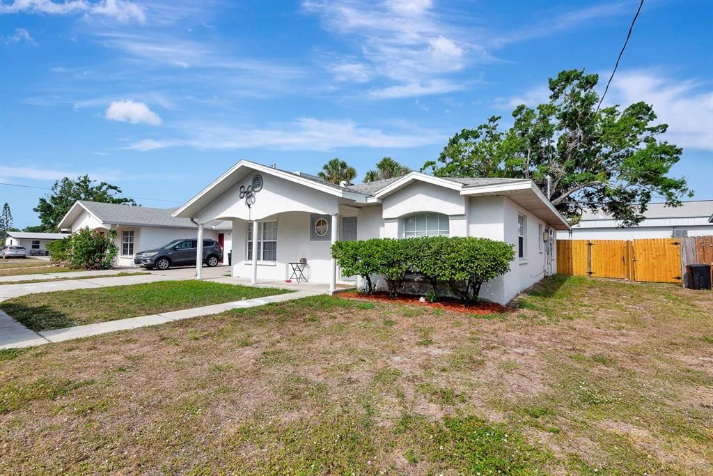 Backyard, Exterior, Facade, Ranch
