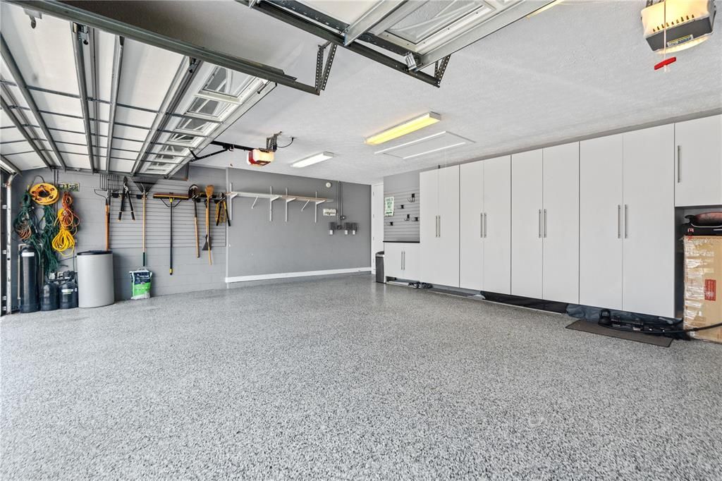 Garage, Interior