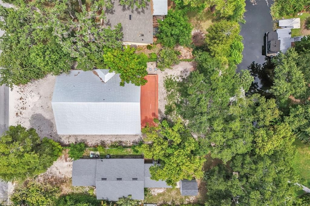 Exterior, Drone