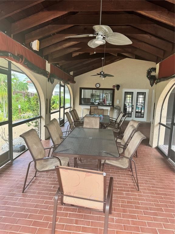 Dining room, Interior, Sun Room, Wooden Beams
