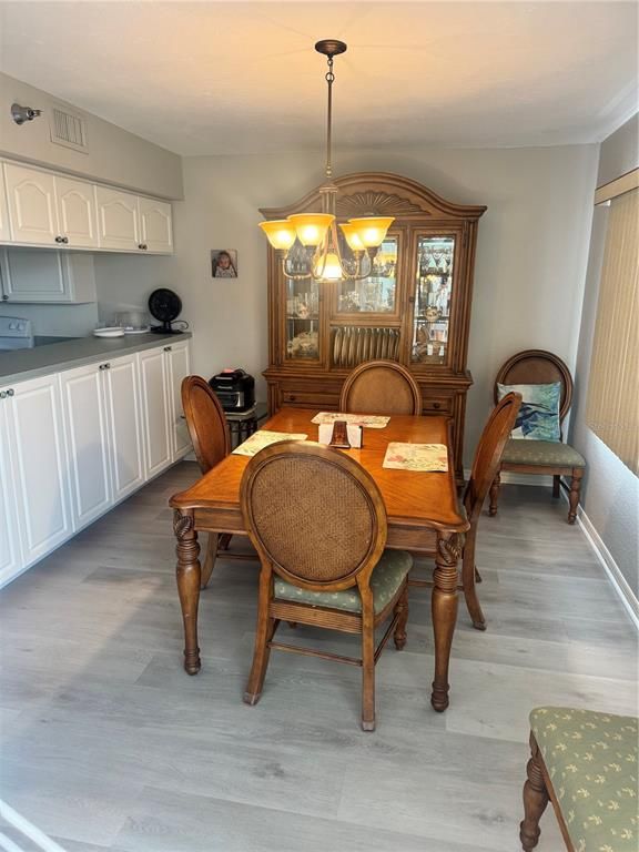 Chandelier, Dining room, Interior, Kitchen, Wood Texture Flooring
