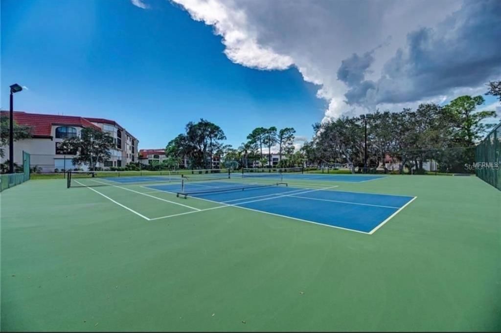 Exterior, Tennis Courts